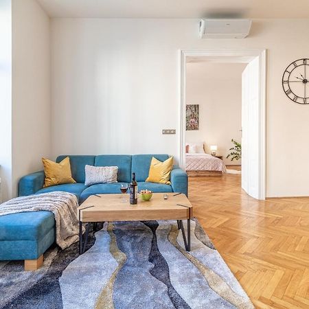 Ferienwohnung Stylish Luxury Flat In Old Town Pressburg Exterior foto