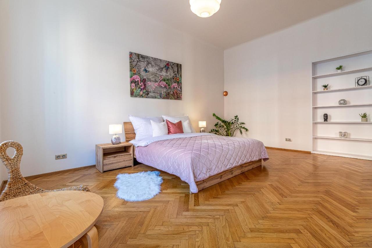 Ferienwohnung Stylish Luxury Flat In Old Town Pressburg Exterior foto