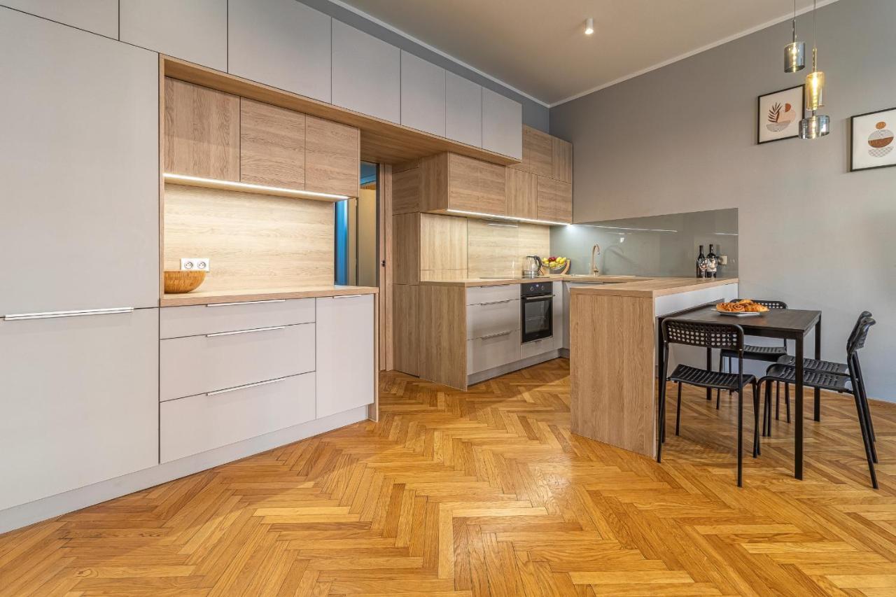Ferienwohnung Stylish Luxury Flat In Old Town Pressburg Exterior foto